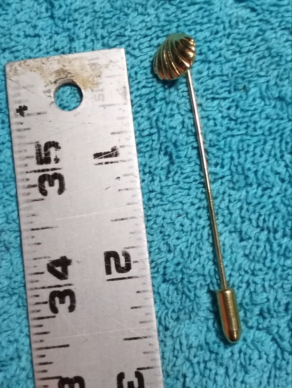 Gold Shell Stick Pin for Women - Elegant Gold Tone Accessory - Picture 2 of 3